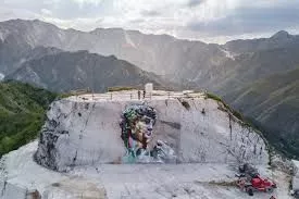 Guided tour inside the famous Carrara white marble quarries
