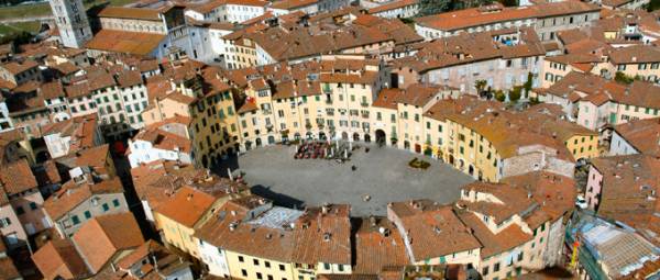 Aerial view of Piazza dell&rsquo;Anfiteatro in the historic center of Lucca
