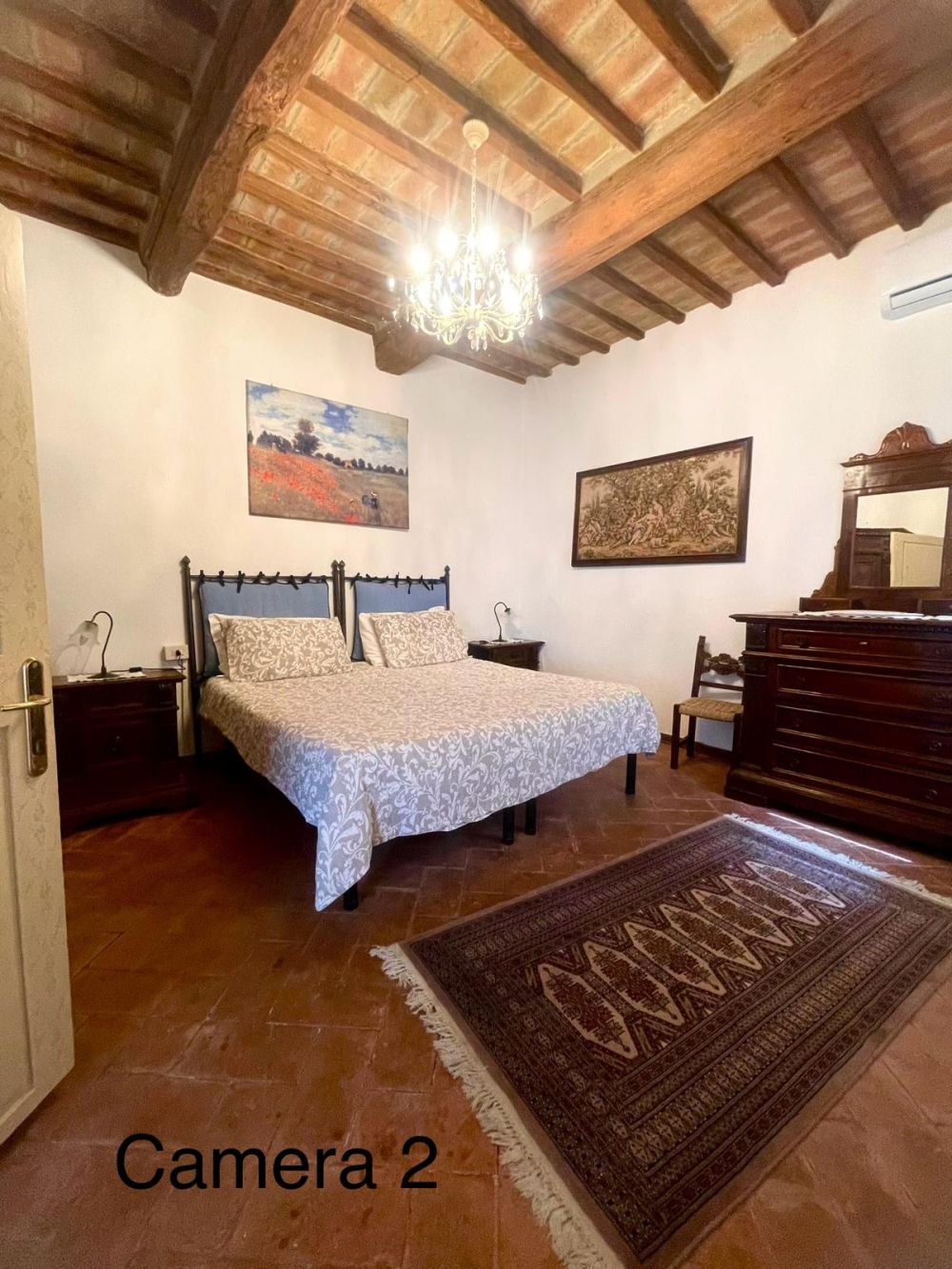 Double bedroom with countryside view at Podere Settefrati