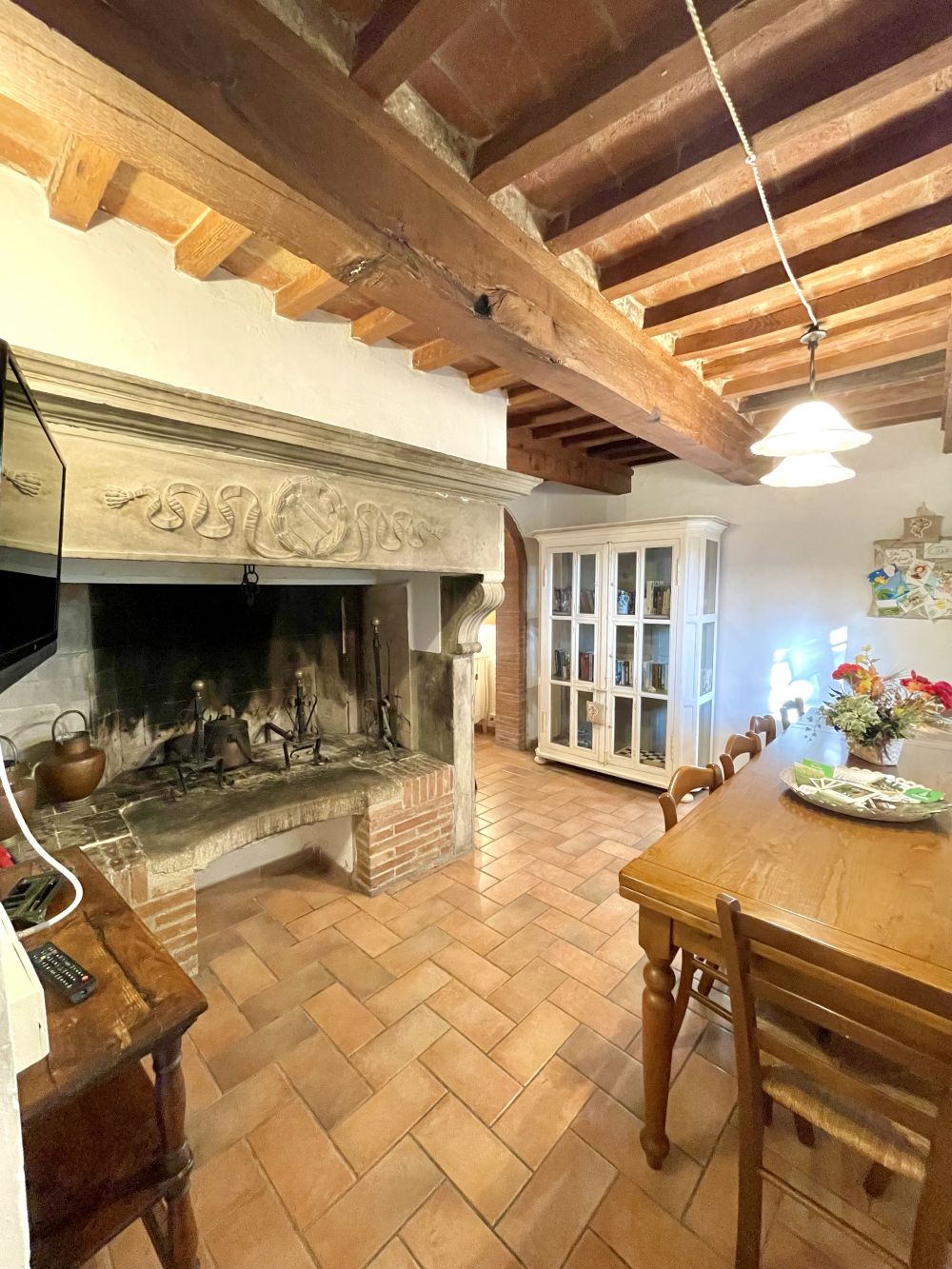 Dining room in Tuscan farmhouse at Podere Settefrati