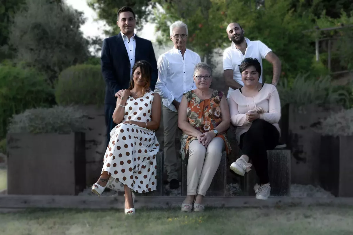 Family photo at Podere Settefrati farmhouse in Tuscany